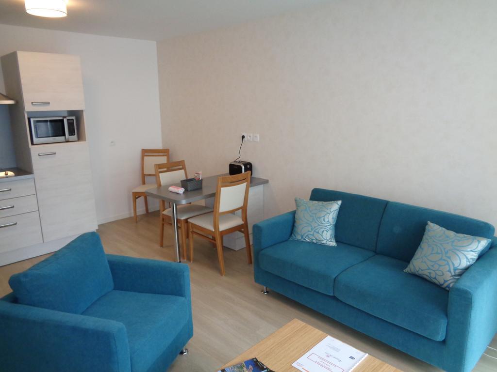 Domitys La Fleur De Lin Aparthotel Landerneau Ruang foto